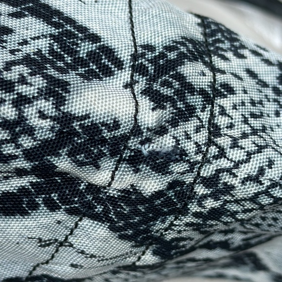 Gucci baby blue and black snakeskin print nylon wristlet clutch pouc - Picture 7 of 11